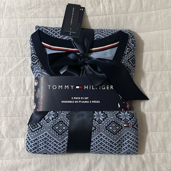 Tommy Hilfiger XL Navy Light Blue Sweater Weather Crew Top & Jogger PJ Gift Set - Picture 7 of 11